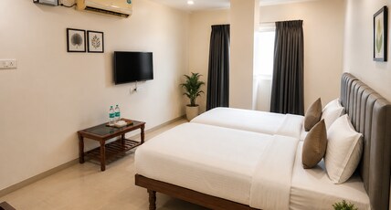 Hotel Keshav Pride, Dhule Room Type - Deluxe King Room AC