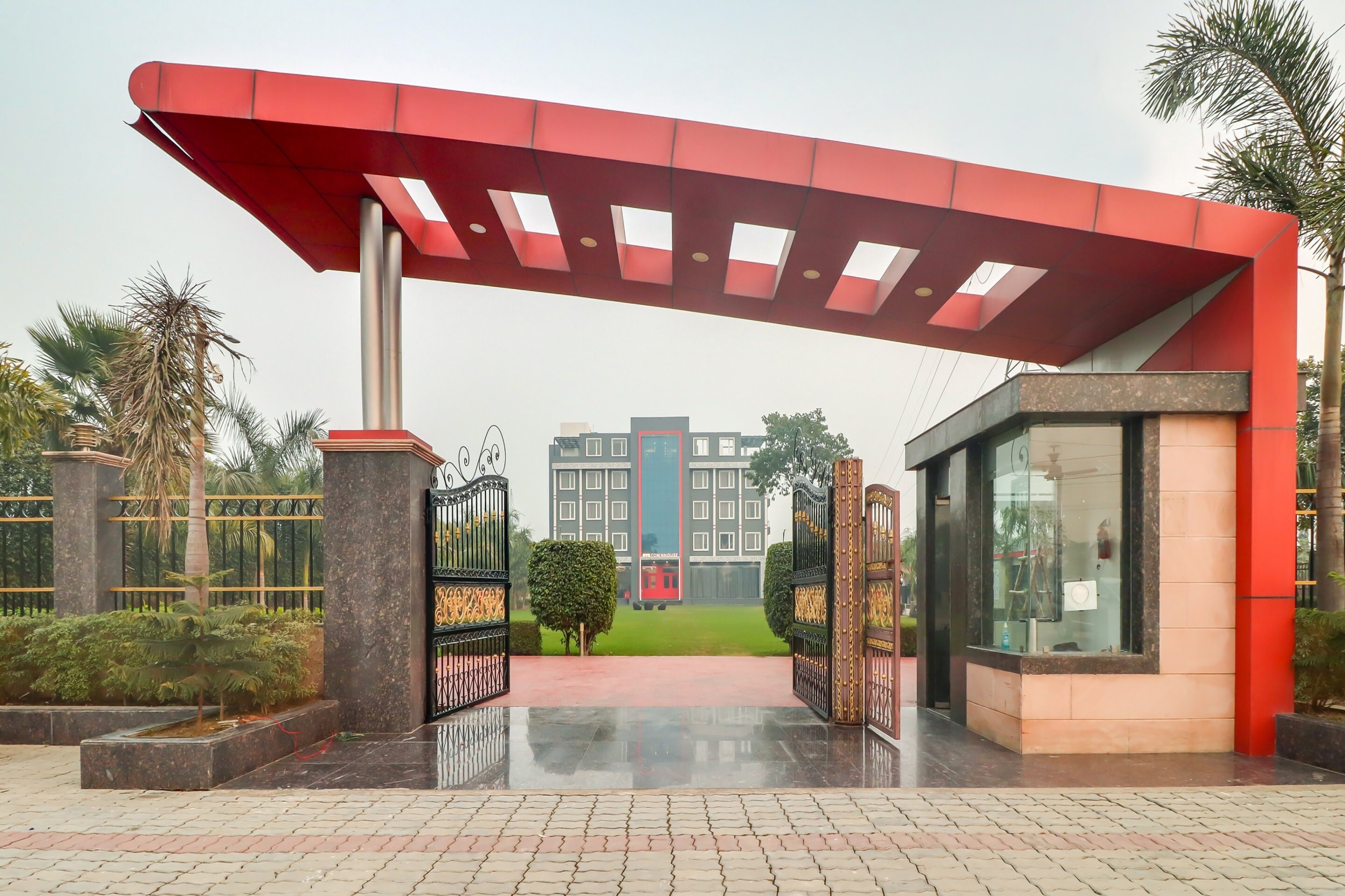 Super Townhouse Jashn - Tap to explore photos