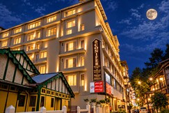 Conifer Suites & Spa Darjeeling