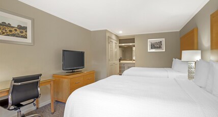 Best Western Plus Dixon Davis Room Type - 2 Queen Beds, Non-Smoking, Exterior Corridor, Microwave And Refrigerator, High Speed Internet Access Best Western Plus Dixon Davis Room Type - 2 Queen Beds, Non-Smoking, Exterior Corridor, Microwave And Refrigerator, High Speed Internet Access