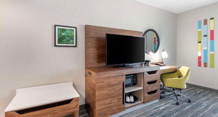 Hampton Inn by Hilton Harker Heights Room Type - 2 QNS MICROWV FRIDGE