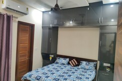 Rooms of The night owl suite