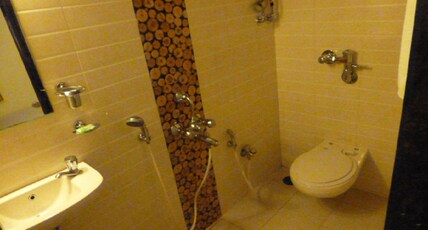 Hotel Broadway Colaba Room Type - SINGLE BED ROOM