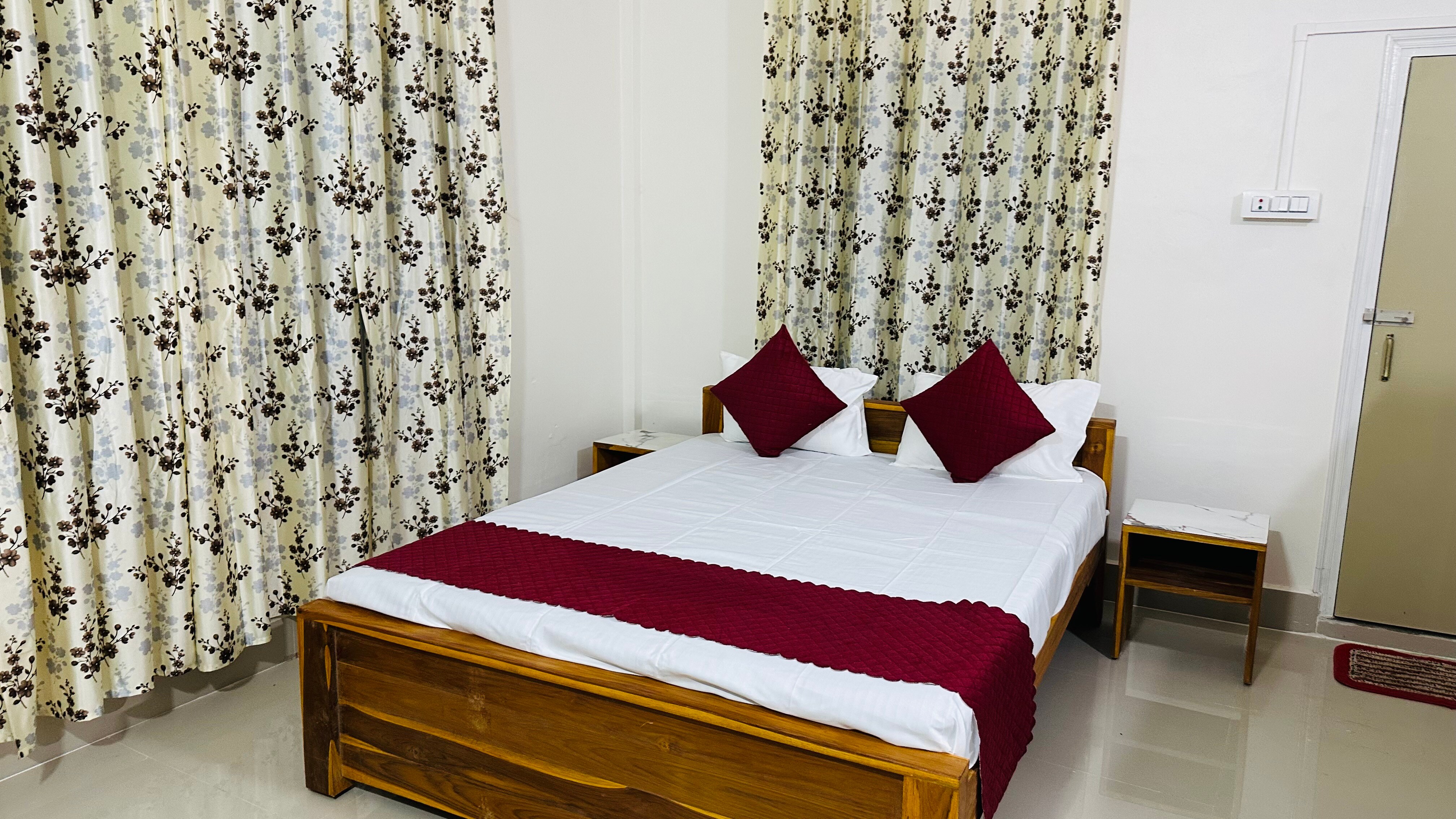 Hazarika Heritage Homestay - Tap to explore photos