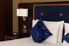 DoubleTree by Hilton Woking