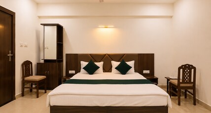 Hotel Pragati Palace Room Type - Deluxe Room