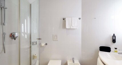 Ibis Milano Fiera Room Type - Premium room with double bed