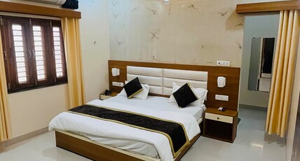 SHRI RAMAN NIWAS NEAR BANKE BIHARI Room Type - Bedroom 2