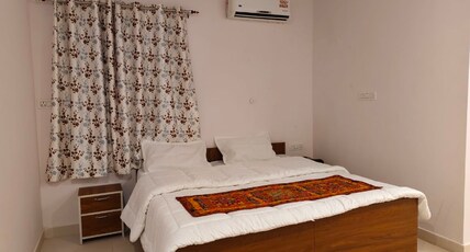 Rishi Van Room Type - Bedroom 2