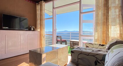 Small Victories Mountain Stay Room Type - Premium Quadruple Room
