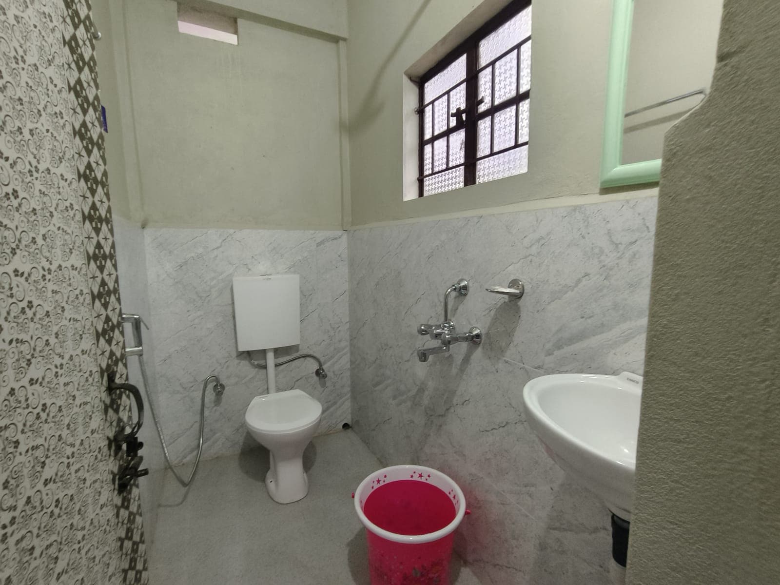 Fer D Entire Homestay - Tap to explore photos