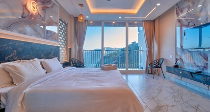 Hill Breeze Resort by VOYE HOMES Room Type - Standard Rooom with Balcony
