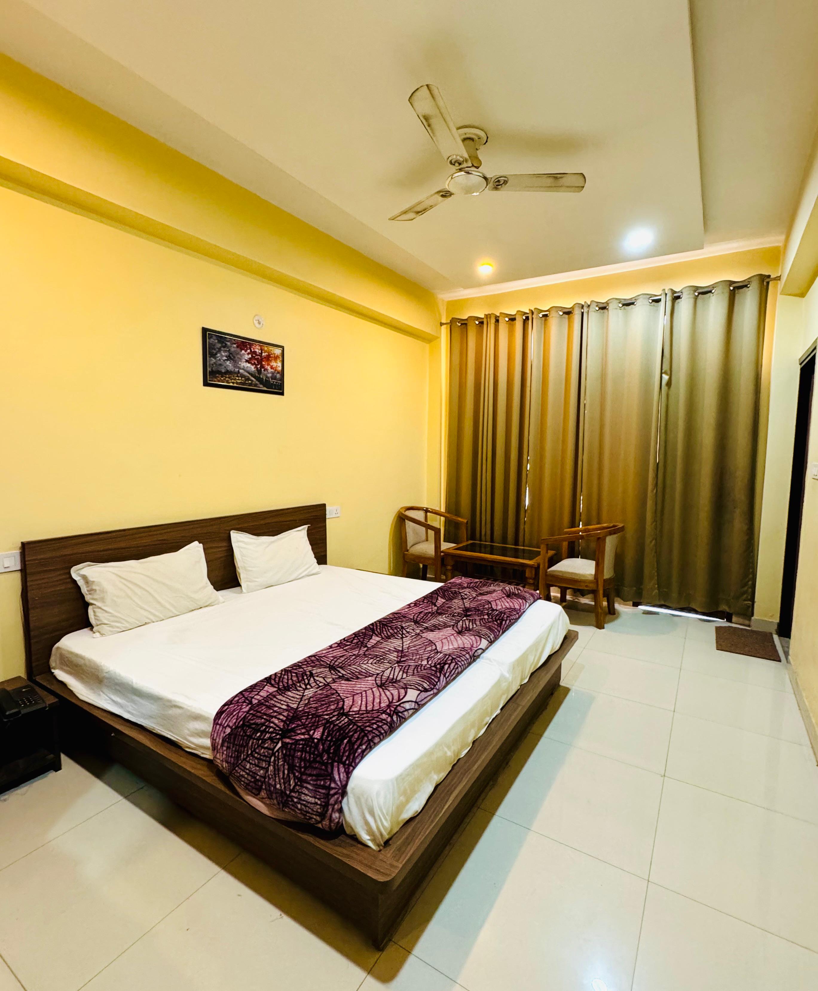 HOTEL VISTARA INN - Tap to explore photos