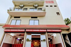 Hotel Sakshi Palace