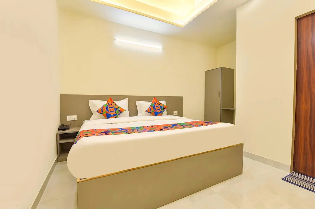 HOTEL SILVER STAY NEW Room Type - Deluxe Room HOTEL SILVER STAY NEW Room Type - Deluxe Room