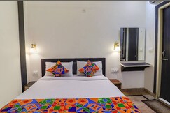 Hotel 03 town house inn