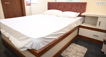 Hotel Royal Radiant Room Type - Double Bed with Private Bathroom and AC