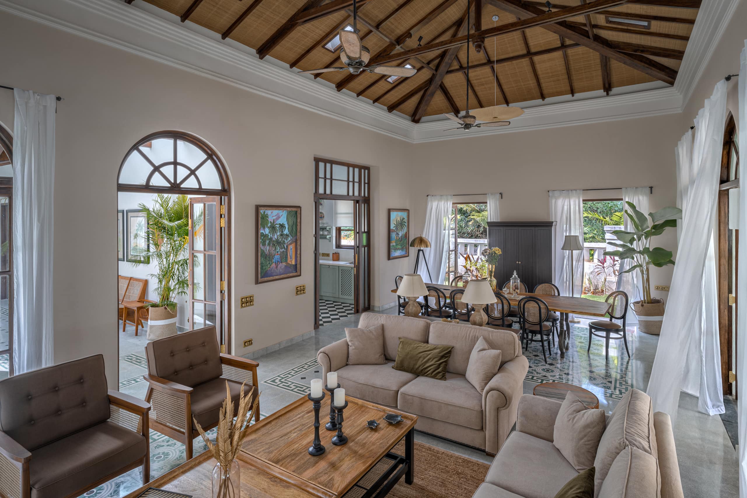 Villa Da Zita Luxury 5BHK Pool Breakfast Caretaker - Tap to explore photos