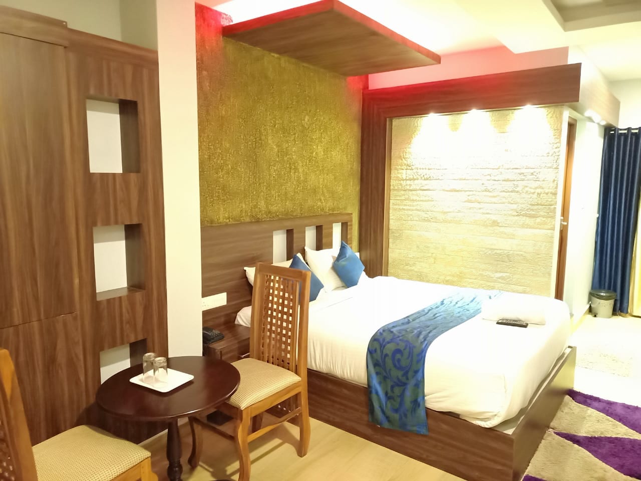 Guru Bhavan Inn - Tap to explore photos