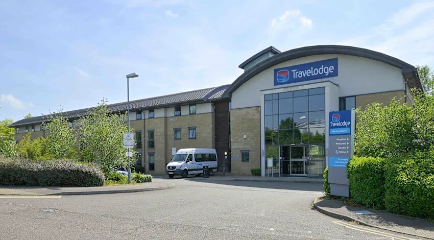 Travelodge Northampton M1 - Tap to explore photos