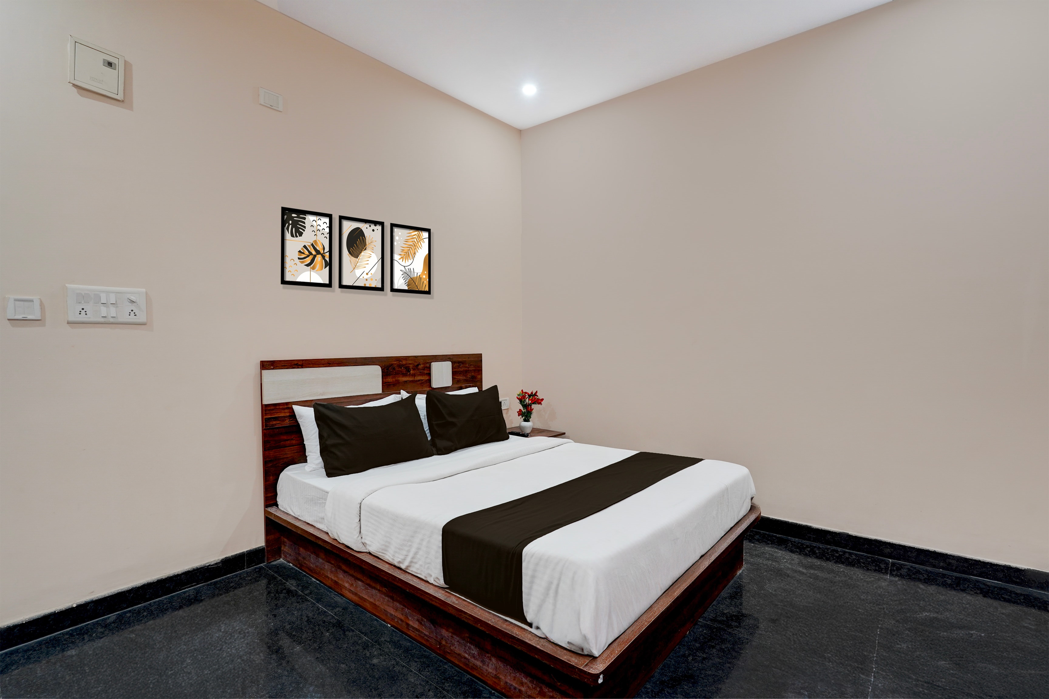 Super Collection O Kammasandra Gate Bus Terminal Formerly Riches Inn