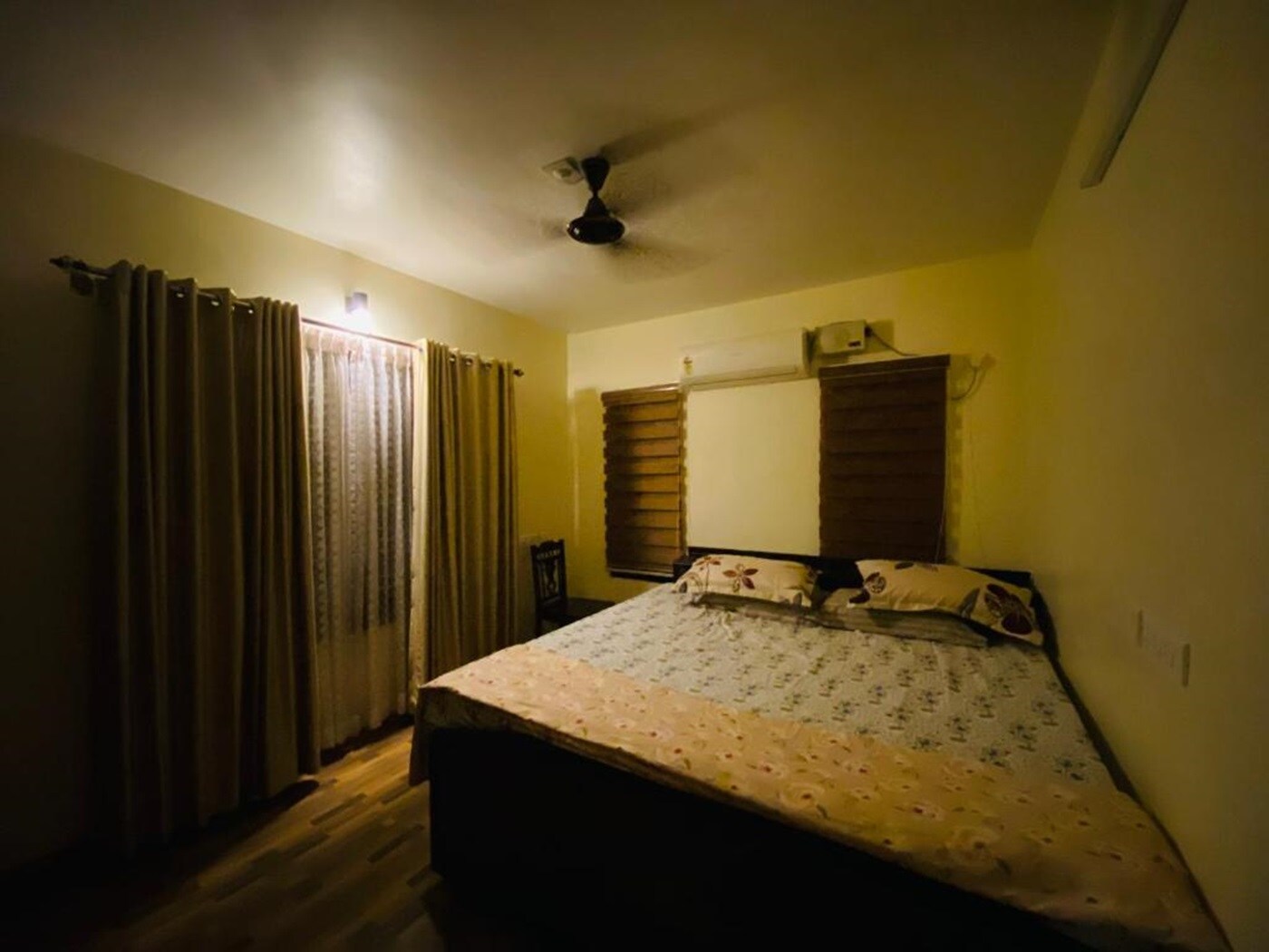 AL-Kabeer Sleep In Suite - Tap to explore photos