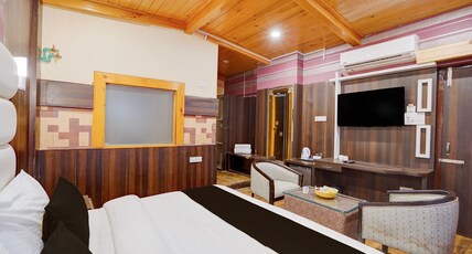 Palette Hotel Regency Valley View Pahalgam By CheckIn Room Type - Deluxe with River View