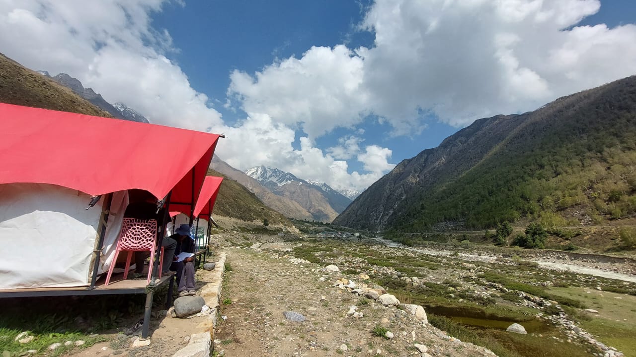 Pebbles Park Camp - Tap to explore photos