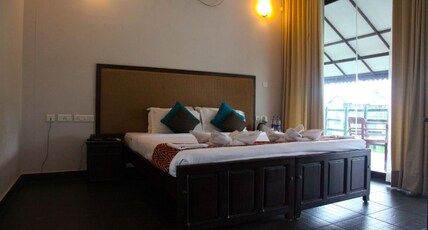 Kalathil Lake Resort Room Type - Deluxe Water Front