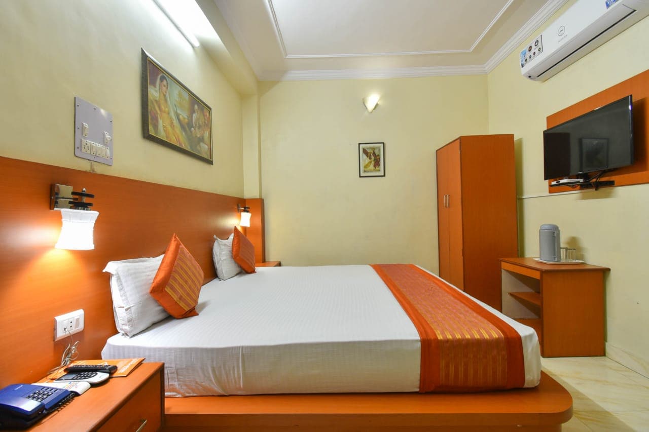 Hotel Jaisingh Palace - Tap to explore photos