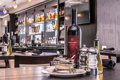 Holiday Inn & Suites FARMINGTON HILLS - DETROIT NW