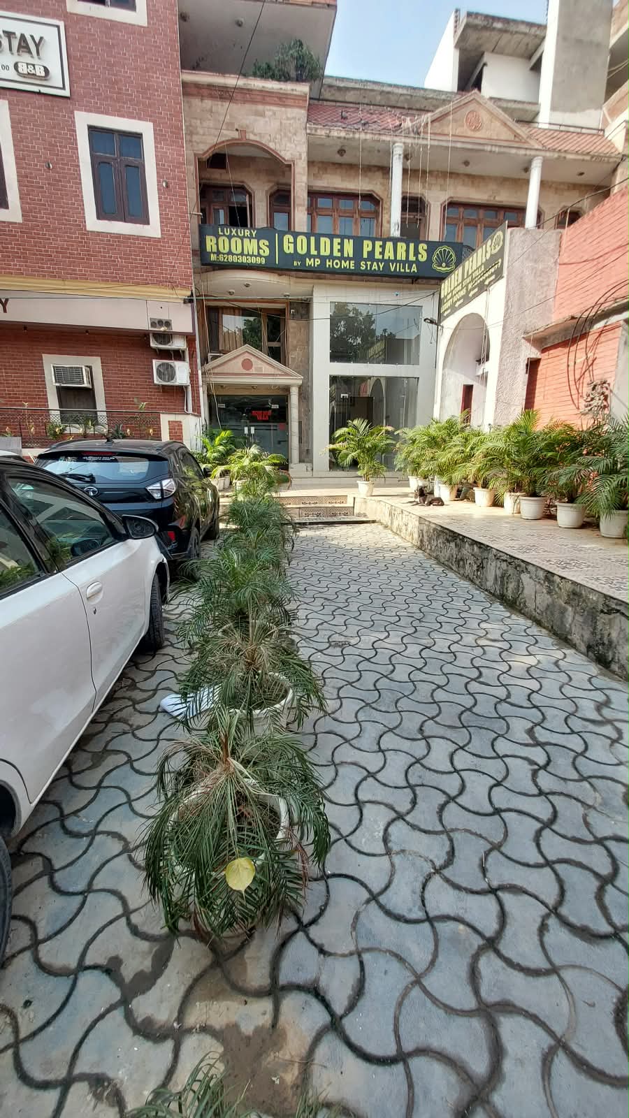 Hotel Golden Pearl Amritsar (In Front of Golden Temple Gate) - Tap to explore photos