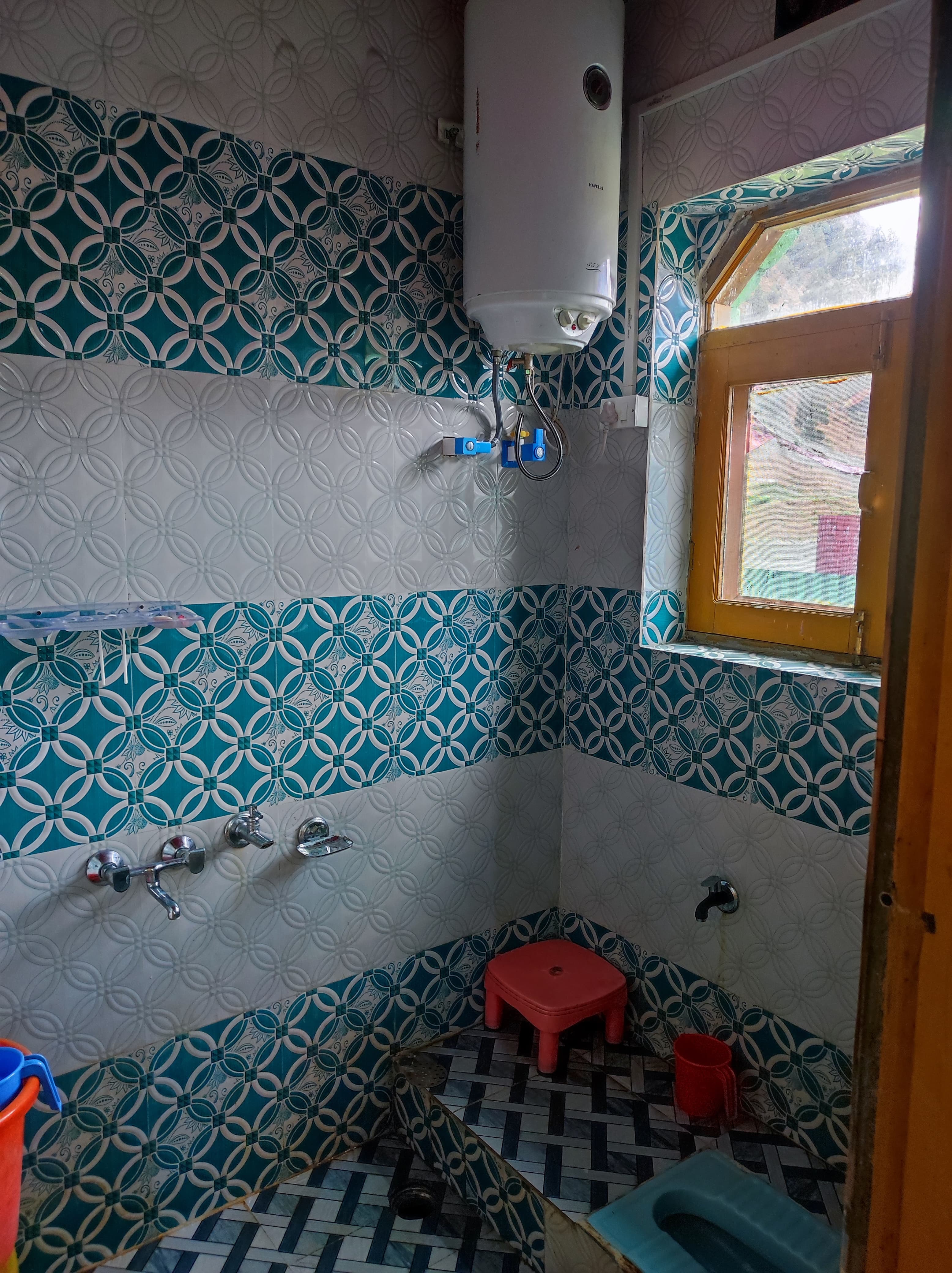 Hamraaz Guest House - Tap to explore photos