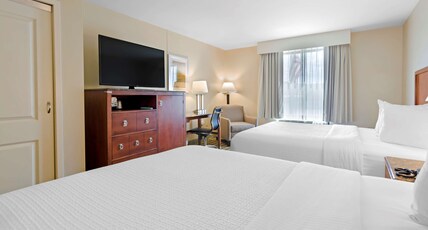 Best Western North Roanoke Room Type - 2 Queen Beds, Non-Smoking, High Speed Internet Access, First Floor, Microwave And Refrigerator, Full