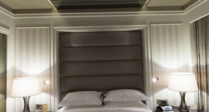 DoubleTree by Hilton Hotel Izmir Airport Room Type - KING SUPERIOR PATIO GUEST