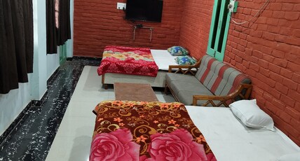 Hotel Awadh Room Type - 4-BED AC