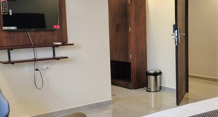 Hotel Virat Elite Room Type - DELUXE