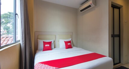 Hotel O Hotel 916 Room Type - Deluxe King