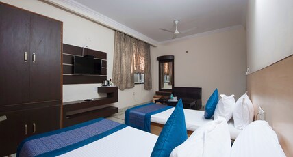 Hotel Apra Inn Room Type - Deluxe Room