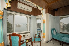 Jheel Hotel & Restaurent