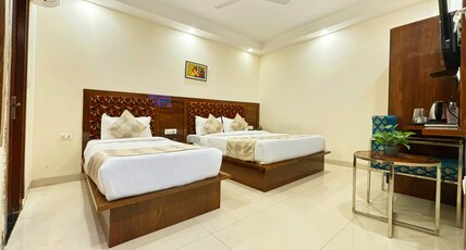 Hotel Emblem Suites By Denver, Delhi Airport Room Type - Triple Deluxe Room With Free Wifi