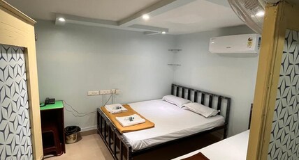 MAMA LODGING AND BOARDING Room Type - Triple Room with Private Bathroom