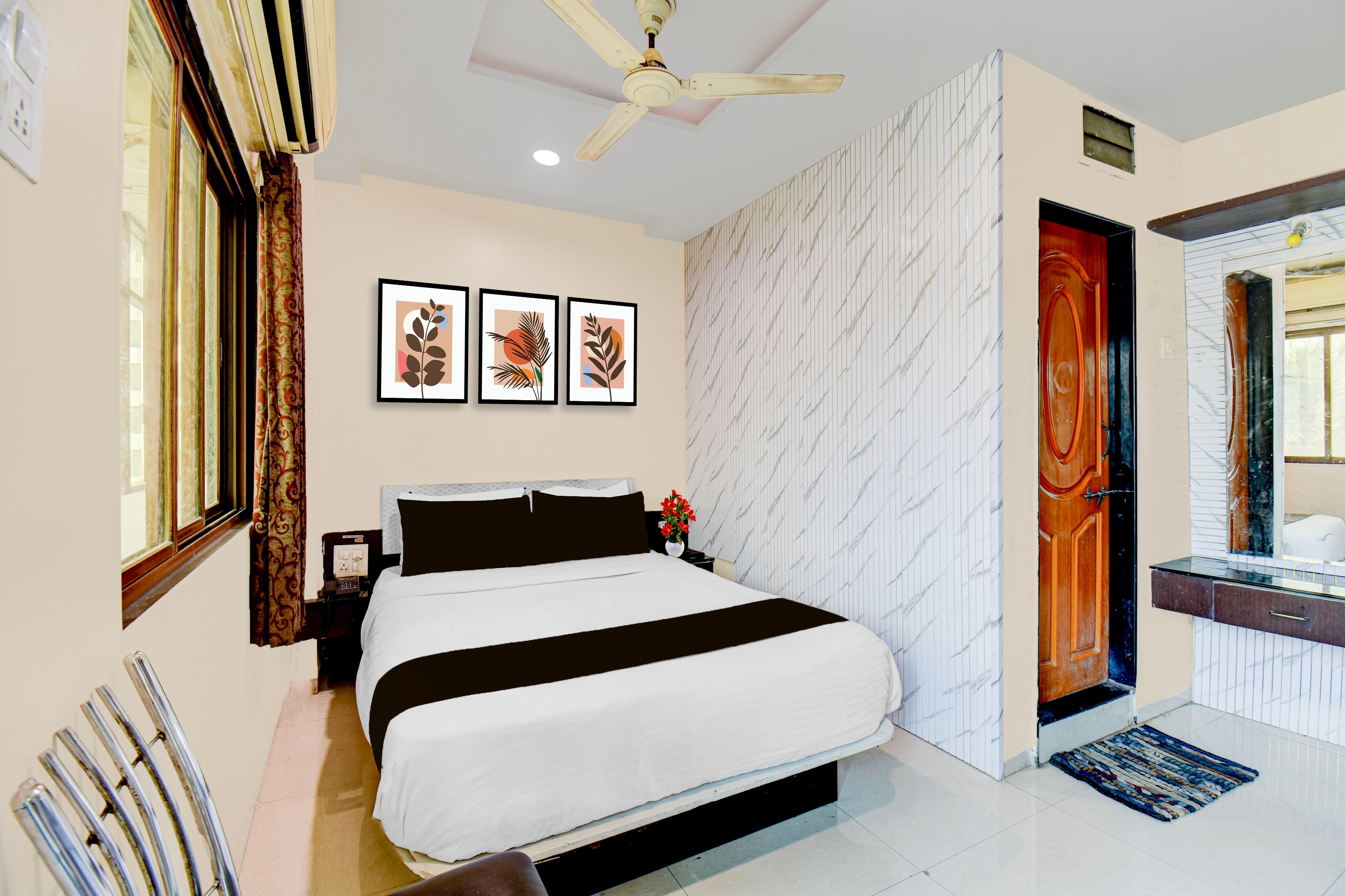 Super Collection O Chikhali Formerly Hotel New Pune - Tap to explore photos