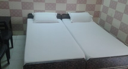 DWARAKALODGE Room Type - DOUBLE ROOM(NON-A/C)