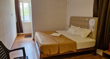Saraa grand Room Type - Deluxe AC Room