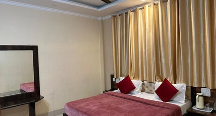 Agastya Residency Room Type - Deluxe Room( No View)