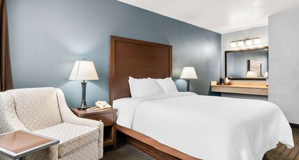 Best Western Pocatello Inn Room Type - 1 Queen Bed, Non-Smoking, Microwave And Refrigerator, Work Desk, Wi-Fi, Full Breakfast