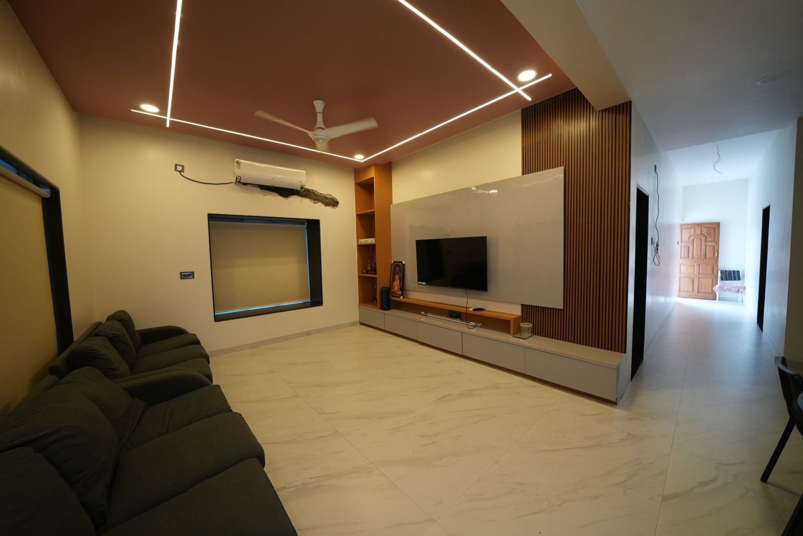 COREL CREST - Tap to explore photos