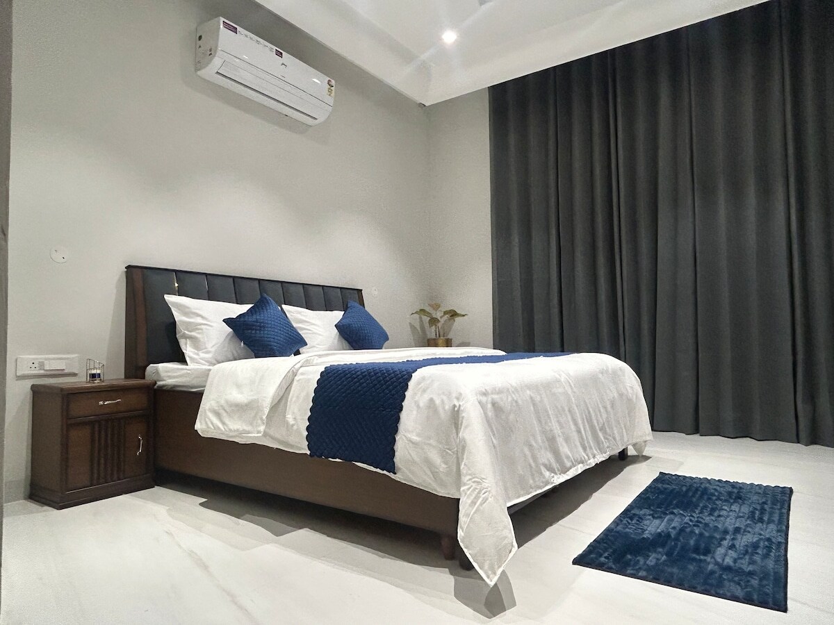 Evora House 3BHK Airport Rd Family Groups - Tap to explore photos