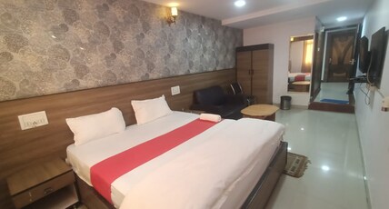 HOTEL GRAND INN Room Type - Super Deluxe Room